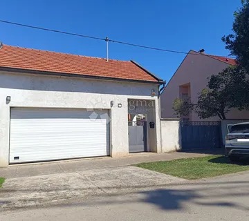 TOP ponuda: prostrana kuća u centru Vinkovaca - Otok