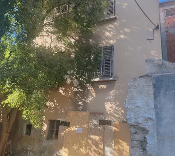 ŠIBENIK - dva stana za adaptaciju u kući - Grebaštica, Šibenik