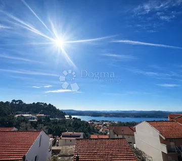 ŠIBENIK – METERIZE, KUĆA S OTVORENIM POGLEDOM I DVA STANA - cover