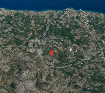 Poljoprivredno zemljište 5.481 m² s pristupnim putem - Dračevica, Nerežišća