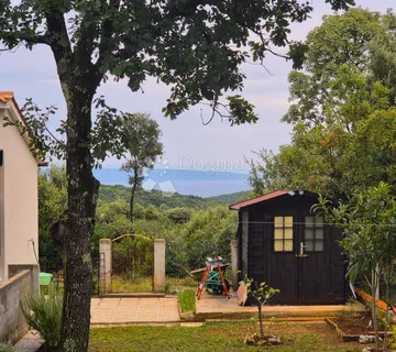 PRILIKA! Šarmantna kućica s pogledom na more - Kavran, Marčana