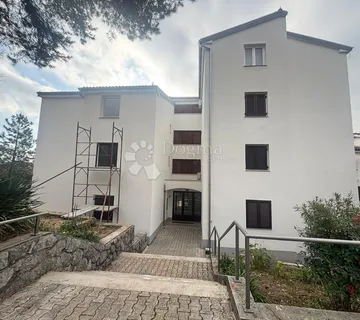 Stan s velikom terasom i pogledom na more, u prizemlju - Opatija