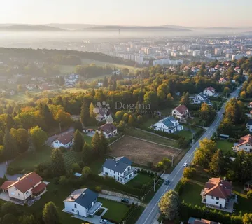Mikulići, investicijska prilika: 2.315 m² uz glavnu cestu - cover