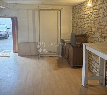 Kaštelir-kuća u nizu za renovaciju - Kaštelir, Kaštelir - Labinci