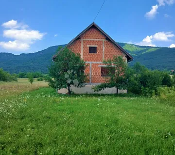 Oaza Mira U Srcu Prirode – Kuća S Velikom Okućnicom I Pogledom Na Ličku Plješevicu - Donji Lapac