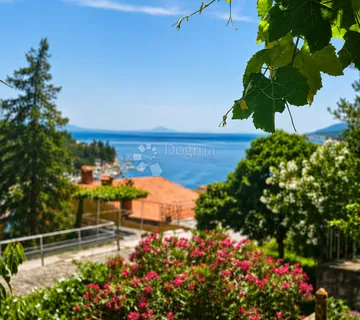 RABAC,stan-kat kuće , sa garažom na TOP lokaciji - Rabac, Labin