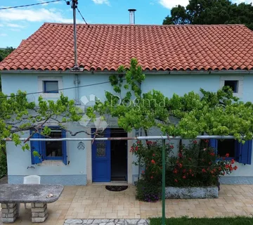 LABIN,okolica,1,5 km od mora,renovirana kuća na velikoj okućnici - cover