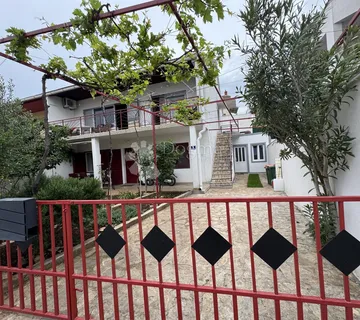 VODICE – DVOSOBAN STAN 90 m²,  500 m OD MORA - cover