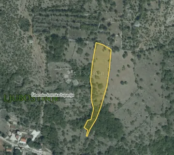 Veliko poljoprivredno zemljište od 7841 m2 - Ljubostinje, Unešić
