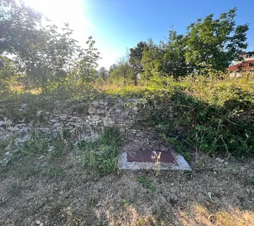 JURŠIĆI, okolica - Građevinsko zemljište 732 m2+113m2 put - Juršići, Svetvinčenat