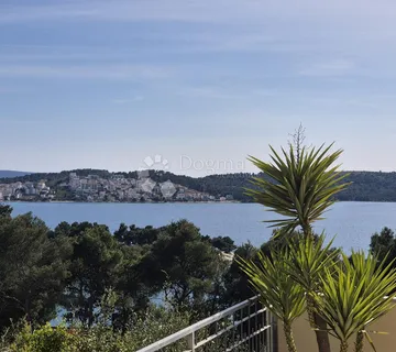 Ekskluzivan stan sa privatnom terasom125m2,  samo 150 metara do plaže - cover