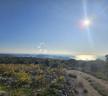 Poljoprivredno zemljište s pogledom na more! Rogoznica - Jarebinjak, Rogoznica