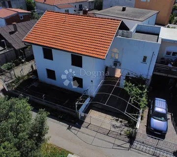 ROGOZNICA- KUĆA 150M OD PLAŽE! - cover