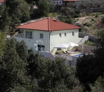 Kuća s potencijalom - cover
