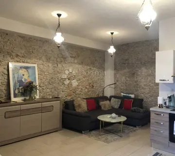 Apartman 200m od mora - cover