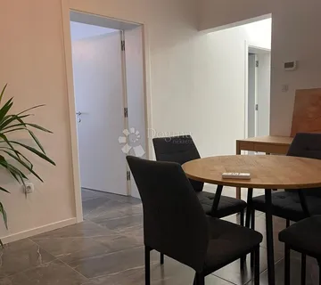 Trosobni stan, mirna lokacija, blizina Ilice - Zagreb