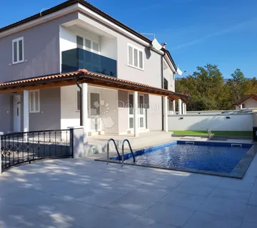 Kuća sa bazenom na mirnoj lokaciji - Jadranovo, Crikvenica