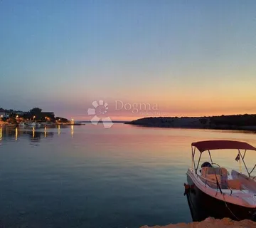 Građevinsko zemljište sa pogledom pored marine Šimuni - cover