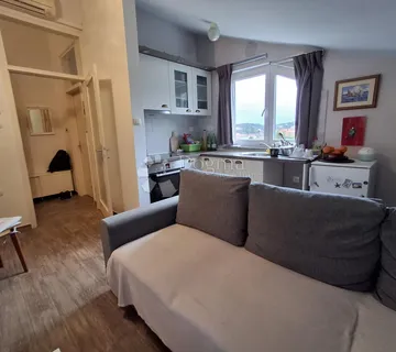 Dvosoban stan na odličnoj lokaciji u Palitu blizu Šarengrada - Palit, Rab