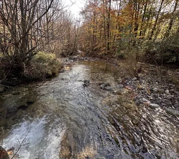 PRODAJE SE POLJOPRIVREDNO ZEMLJIŠTE 3000 m2 PODNO VELEBITA - Brušane, Gospić