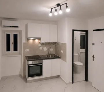 Investicija U Centru Žminja: 3 Stana, Renovirano, U Najmu!