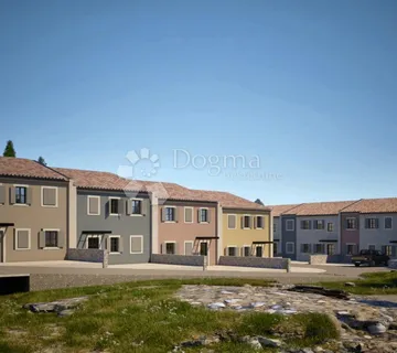 ROVINJ - trosoban stan na prvom katu u manjoj zgradi