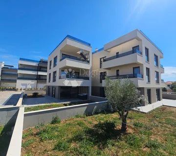 PRODAJE SE LUKSUZNI APARTMAN PRIVLAKA S3 - cover