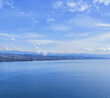 OPATIJA – STAN- 2. KAT s terasom od 28 m² i pogledom na more