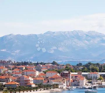 Građevinsko zemljište u Kaštel Sućurcu! - cover