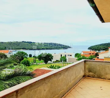 Ekskluzivno: kuća s 5 stanova - 250 m od mora - 2000€m2 - cover