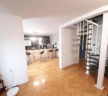 Namještena i prostrana samostojeća kuća s velikom okućnicom u Sesvetama! - cover