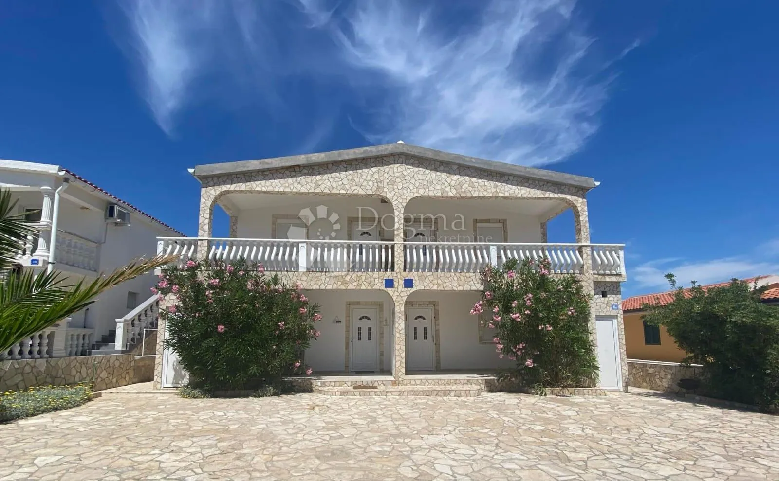 PRODAJE SE APARTMAN VIR 50 m2 - cover