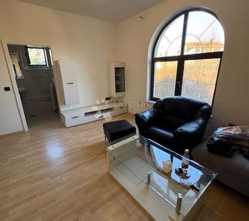 Stan na Marčeljima sa garažom - cover