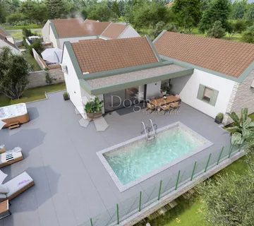LUKSUZNA VILA S BAZENOM 110 m2 - VRSI  - cover