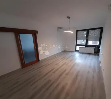 RENOVIRAN I ODMAH USELJIV STAN S LOĐOM - 66 m2 - SESVETE - cover