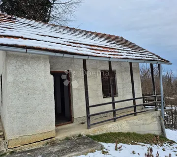 Vikendica u Maclju s prekrasnim pogledom i velikim zemljištem - cover