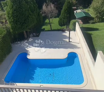 Villa s bazenom na Pantovčaku - cover