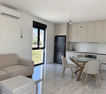 Zadar, moderan dvosoban stan s namještajem - cover