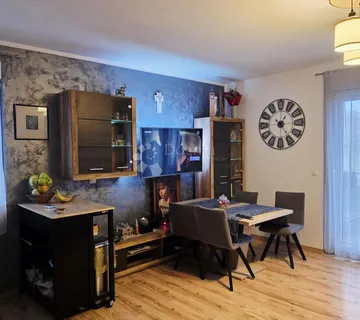 Predivan stan s pogledom Srdoči - cover