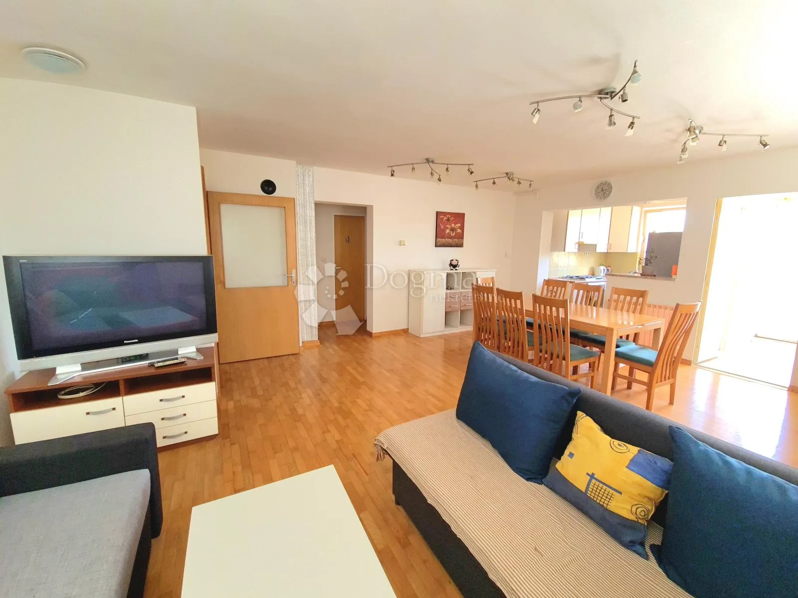 Komforna kuća s 3 stana, 373m2 - Kraljevečki Novaki, Sesvete - cover