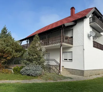 Prostrana obiteljska kuća s velikom okućnicom blizu Sračinca - cover