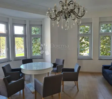 PENTHOUSE KOJI ODUZIMA DAH, CENTAR ZAGREBA - cover