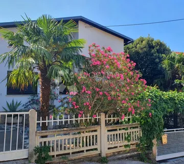 Kuća na Karinskom moru - cover