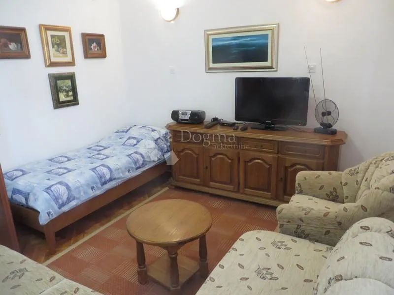 Kostrena stan 1skl, balkon, najam - cover