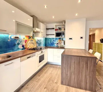 ODLIČAN 2S+DB STAN NA POPULARNOJ LOKACIJI - cover