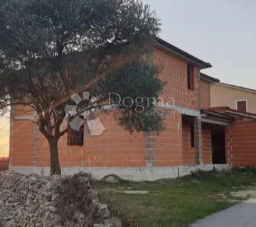 Kuća odličnog rasporeda u roch bau fazi korisne stambene površine 181,61 m2 - cover