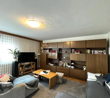 Prostrana obiteljska kuća blizu centra Bjelovara - cover