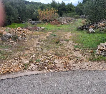Poljoprivredno zemljište Hvar-Jelsa 9500m2 - cover