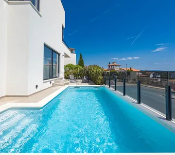 Vrhunska vila iz snova s panoramskim pogledom i privatnim bazenom! - cover