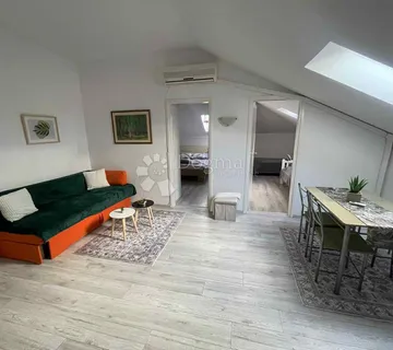 Stan u srcu starog  grada Novigrad - cover